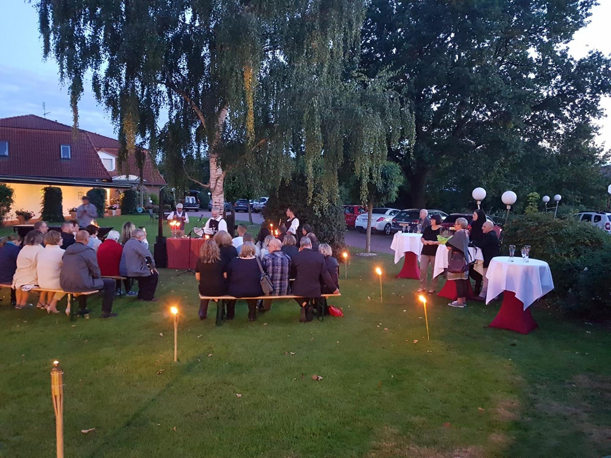 Kirchhatten Hotel & Restaurant Zum Deutschen Hause מראה חיצוני תמונה