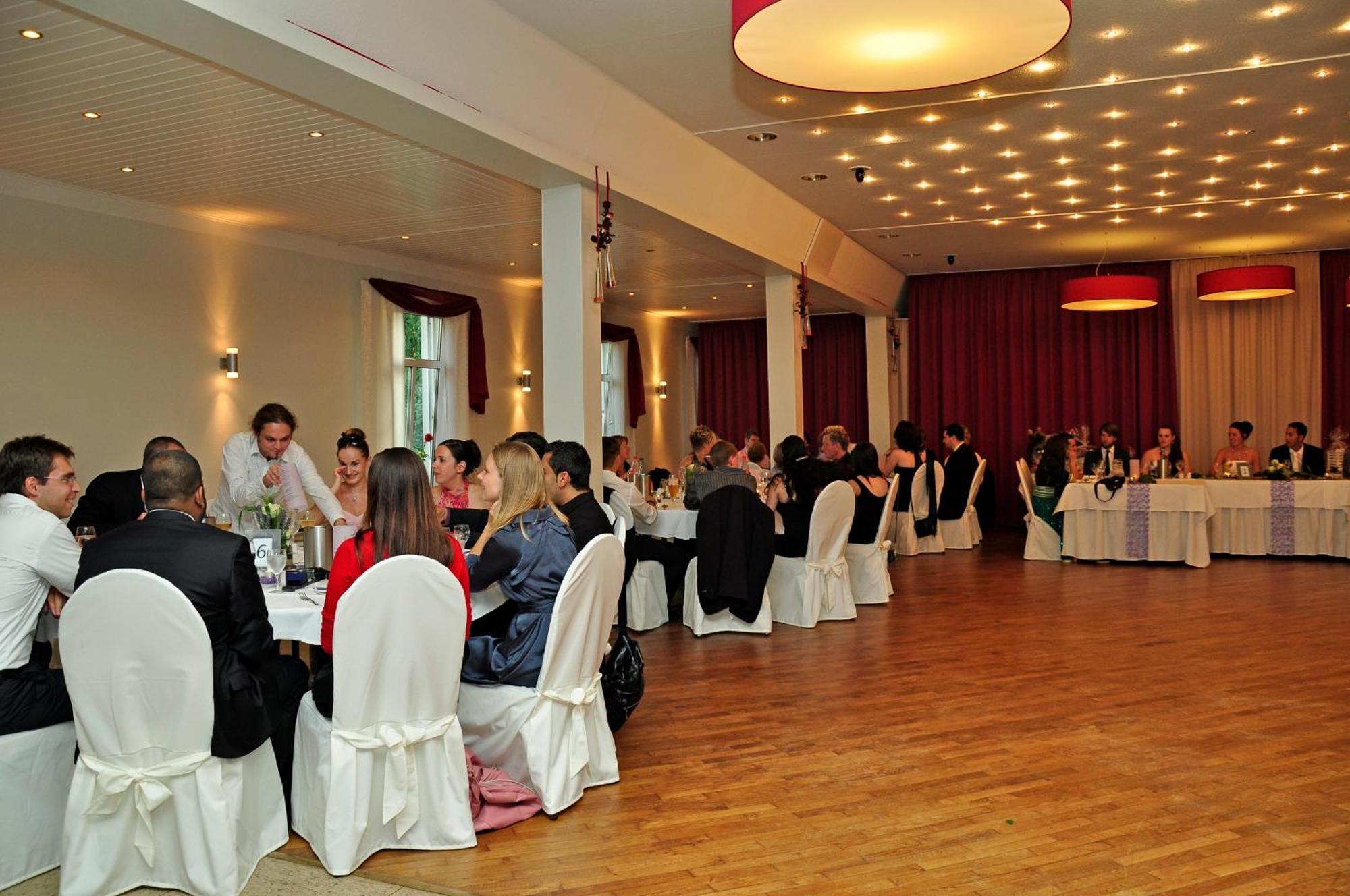 Kirchhatten Hotel & Restaurant Zum Deutschen Hause מראה חיצוני תמונה
