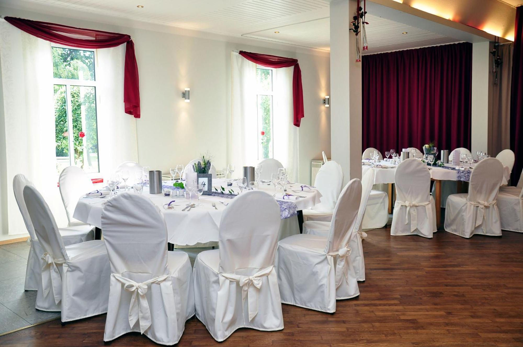Kirchhatten Hotel & Restaurant Zum Deutschen Hause מראה חיצוני תמונה